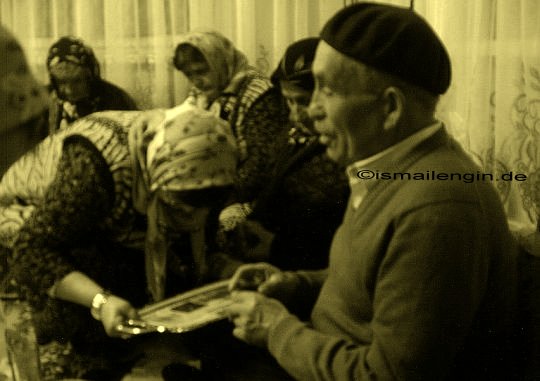 [KanalKultur] - 'Çerağlar Uyanırken' Deliorman Alevileri © Foto: İsmail Engin, Razgrad [обл. Разград] – Bulgaristan, 2005