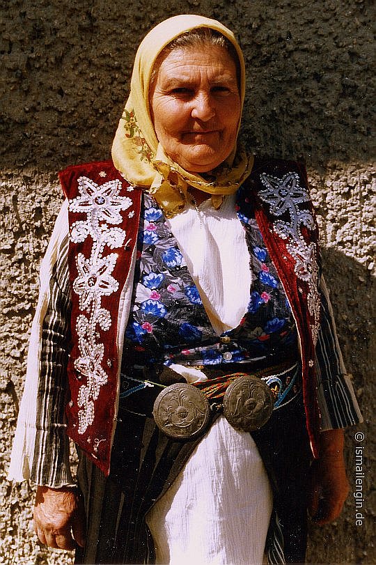 Deliorman Alevilerinde Kadın Giysisi © Foto: İsmail Engin, Sevar [Caferler] (Севар), Kubrat (Кубрат) - Razgrad (Разград), 2002