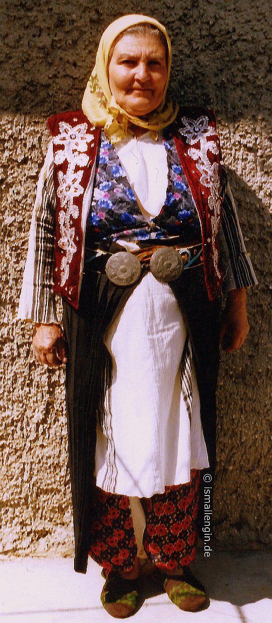 Deliorman Alevilerinde Kadın Giysisi © Foto: İsmail Engin, Sevar [Caferler] (Севар), Kubrat (Кубрат) - Razgrad (Разград), 2002