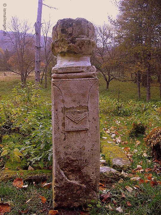 Hüseyin Baba Tekkesi ve Meydanevi [Тюрбе на Хюсин Баба] © Foto: İsmail Engin, Voden Milli Parkı; Adaköy Köyü yakınları, Ostrovo / Zavet [Резерват Воден, до с. Острово, община Завет] - Razgrad [обл. Разград], 2005