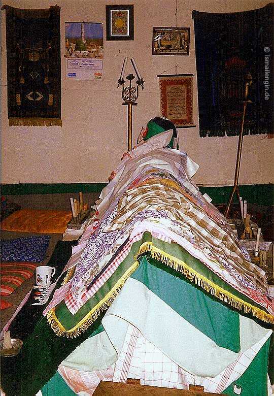 KanalKultur] - Musa Baba Tekkesi [Текке Муса Баба] © Foto: İsmail Engin, Kozluca / İzbul Köyü [с. Избул], Yeni Pazar [Novi Pazar; Нови Пазар] Şumnu [Şumen; обл. Шумен], 2002
