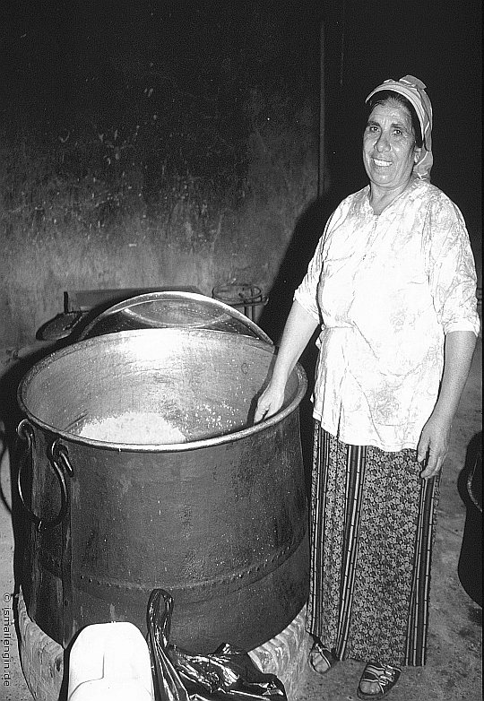 [KanalKultur] - Antakya Nusayrileri © Foto: İsmail Engin, Harbiye, Antakya (1998) 
