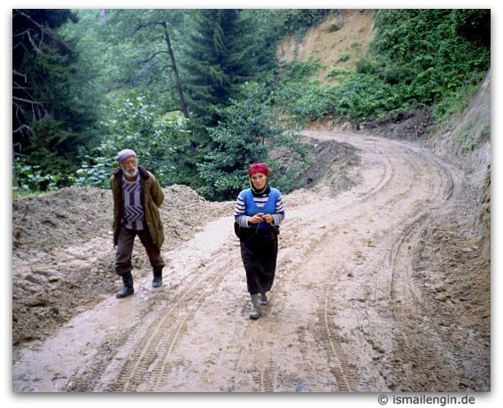 [KanalKultur] - Ön-Asya Etnografyası - Geleneksel Kültürde Kadın © Foto: İsmail Engin, Başoba, Hopa - Artvin, 1989