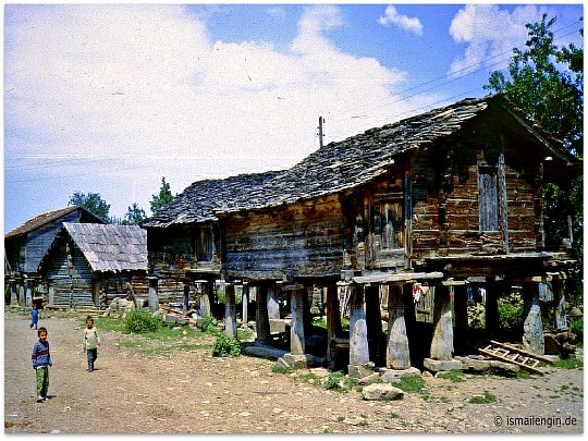 [KanalKultur] - Ön-Asya Etnografyası - Geleneksel Kültürde Çocuk © Foto: İsmail Engin, Ormantepe, Erfelek - Sinop, 1989