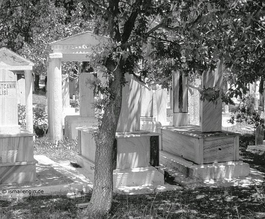 [KanalKultur] - 'Ah Ölüm': Tahtacılarda Mezar Kültürü, © Foto: İsmail Engin, Bademler, Urla - İzmir, 1999