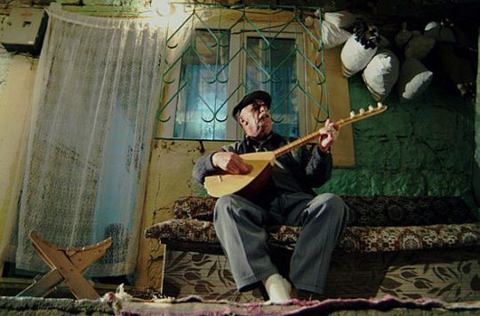 Anadolu'nun Kayıp Şarkıları / Lost Songs of Anatolia; Yönetmen ve Yapımcı: Nezih Ünen; Görüntü Yönetmenleri: Aras Demiray, Behiç Gülsaçan; Türkiye, 2008, 94' (DigiBeta ve DVD), 97' (35mm), Hdv ve Dv, 35mm (renkli), DigiBeta (renkli); Türkçe ve şarkı sözlerinde çeşitli diller (İngilizce altyazılı)