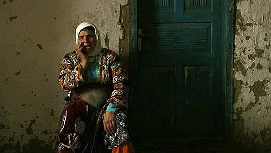 Anadolu'nun Kayıp Şarkıları / Lost Songs of Anatolia; Yönetmen ve Yapımcı: Nezih Ünen; Görüntü Yönetmenleri: Aras Demiray, Behiç Gülsaçan; Türkiye, 2008, 94' (DigiBeta ve DVD), 97' (35mm), Hdv ve Dv, 35mm (renkli), DigiBeta (renkli); Türkçe ve şarkı sözlerinde çeşitli diller (İngilizce altyazılı)