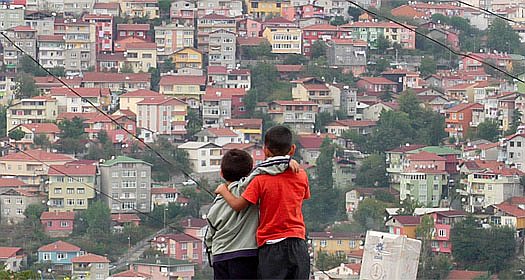 Ekümenopolis: Ucu Olmayan Şehir | Yönetmen: İmre Azem, Türkiye-Almanya, 2011, HDCAM, Renkli, 88', Türkçe; İngilizce altyazılı