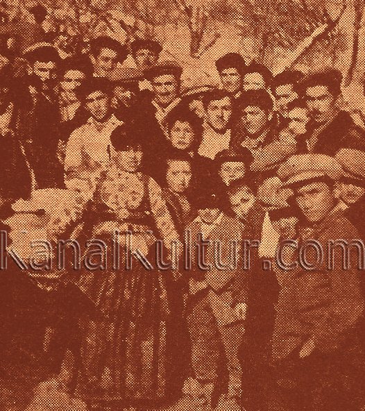 'Köçek' - Bkz. Ergün, İsmet: 'Çankırı'nın Ovacık İlçesi ve Köylerinde Düğün' Türk Folklor Araştırmaları 6 (1960) 133: 2211-2212