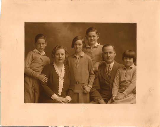 Jean-Nessim-ve-ailesi