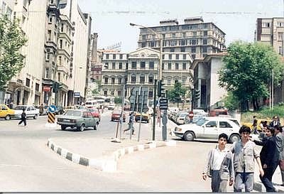 © Roz Kohen - 'Bizim mahalle'nin 1992 yılındaki görünümü (Altıncı Daire / Şişhane)