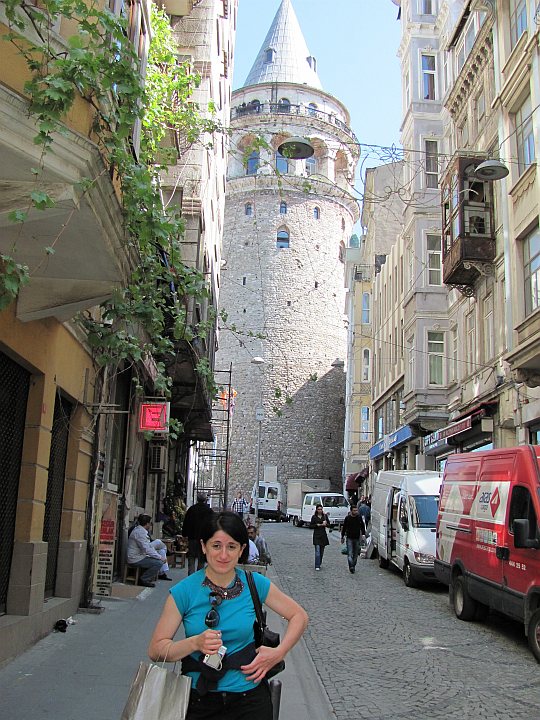 © Roz Kohen - Kuledibi ve Galata Kulesi (2010)