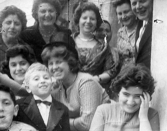 © Roz Kohen - Rasel Elnekave'nin yeni evinde düğün sonrası (22 şubat 1960, Doğruyol - İstanbul)