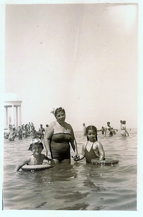 © Roz Kohen - Sureyya Plajı, 15 ağustos 1954