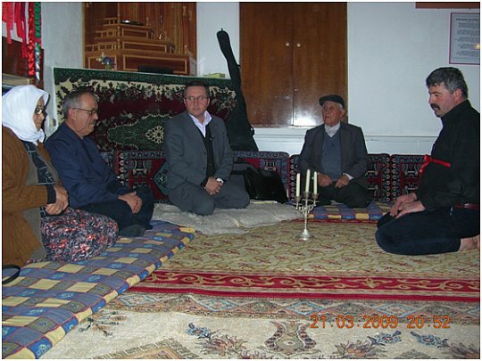 Çerağ uyandırma / mumları yakma aşaması [Foto: Sabri Çakır]