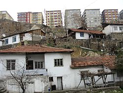 sabri-cakir-turkiyede-gecekondu-sorunu-ve-politikalari-baskent-ankarada-gecekondu-apartman-catismasi